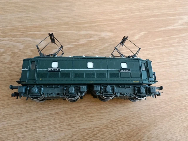 Locotender Diesel Fleischmann N° 1380 F - HO - Époque 3 - DB - Locomotive Verte Métal - Occasion