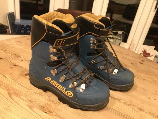 Asolo Plastic Mountaineering Boots Size 7 1/2