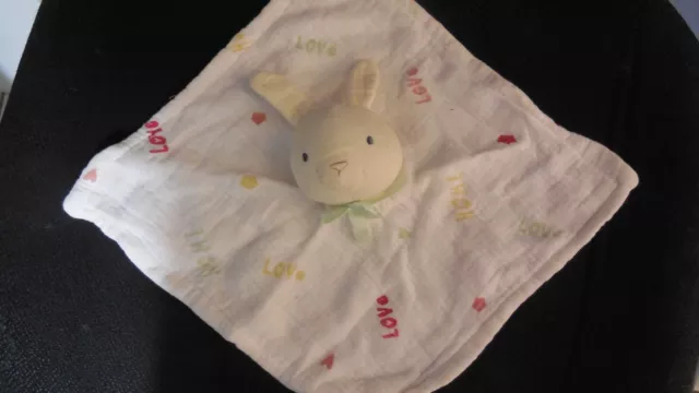 doudou plat lapin lange blanc imprimé Love rouge vert PRIMARK