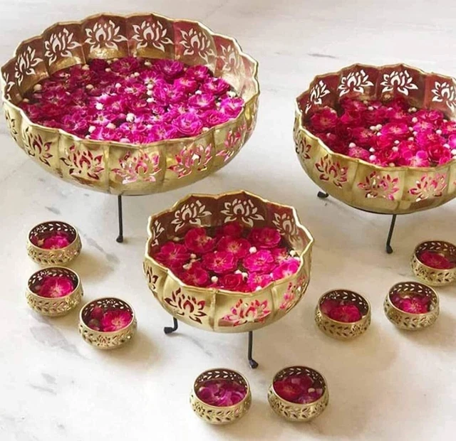 Urli with Stand Pot Diwali CHRISTMAS DECORATION Set of 10