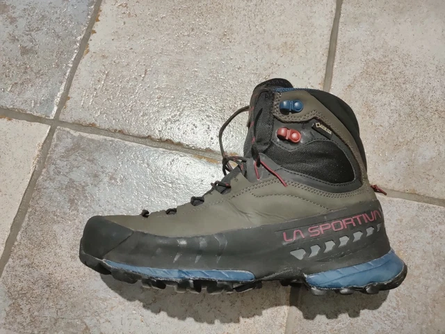 Scarponi cheap goretex usati