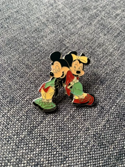 Pin’s Disney Mickey et Minnie dos à dos