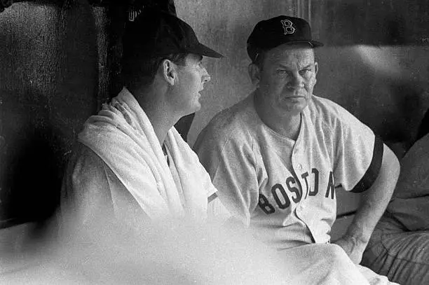 Boston Red Sox Ted Williams and manager Mike Pinky Higgins in dugo - Old Photo