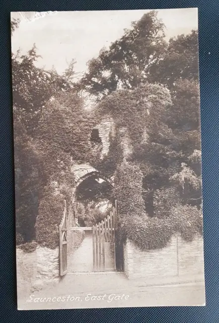 Unposted Vintage Friths Series B&W Postcard - Launceston, East Gate (d)