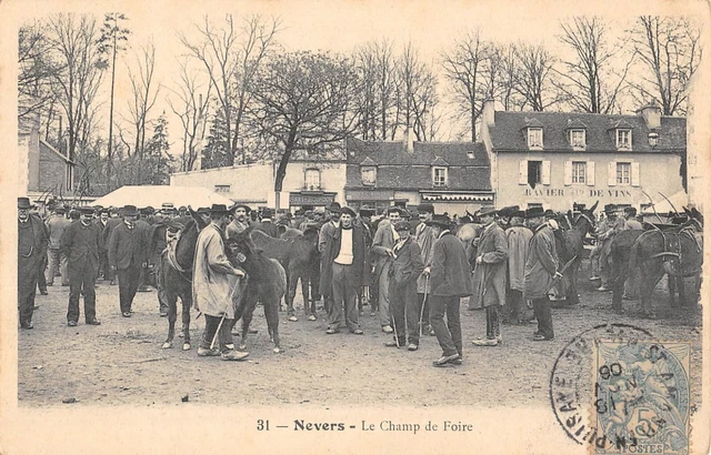 Carte Postale Ancienne CPA 58 Nevers – Le Champ De Foire, Début 1900