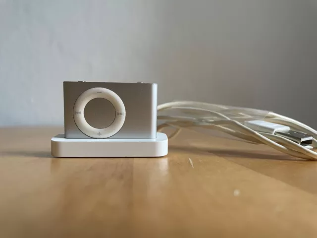 Apple iPod Shuffle 2. Generation Modell A1204 in Silber