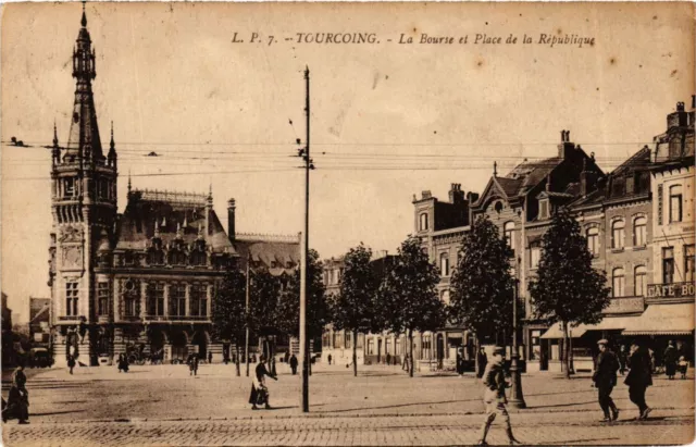 CPA TOURCOING Bourse et Place de la République (984033)