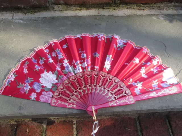HAND FAN CHRISTMAS PEONY FLORAL 18th C COLONIAL SATIN RED GOLD LACE GILT REV WAR