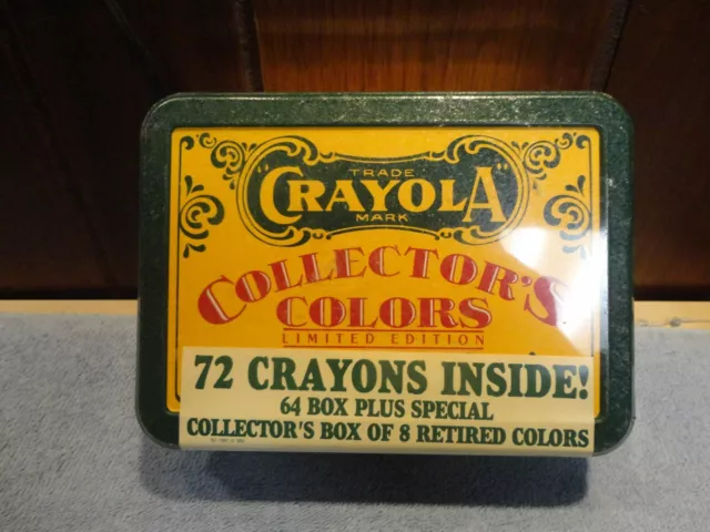 Crayola Art Collection Crayon Kit Essential Colors In a Bold Box