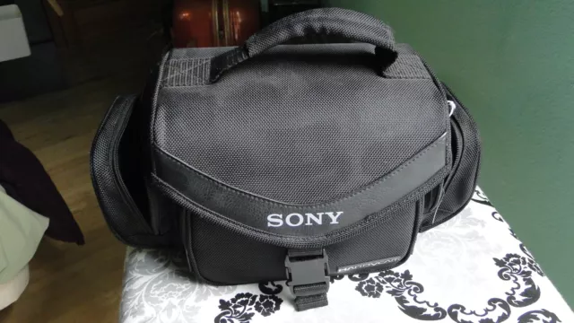 Sony Handycam Camcorder Bag LCS-VA30 Black Nylon 11.5" x 6" x 7" Padded