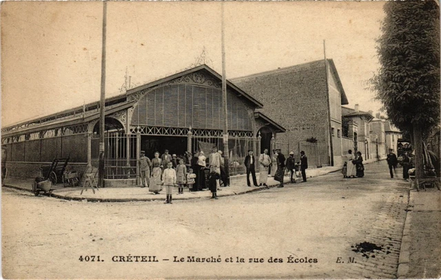 CPA Creteil Le Marche et la rue des Ecoles FRANCE (1339345)