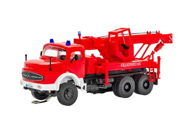 Viessmann 1542 H0 Feuerwehrmänner Beim Löschangriff – Bewegliche Figuren Mit Wasserstrahl-Effekt, Maßstab 1:87