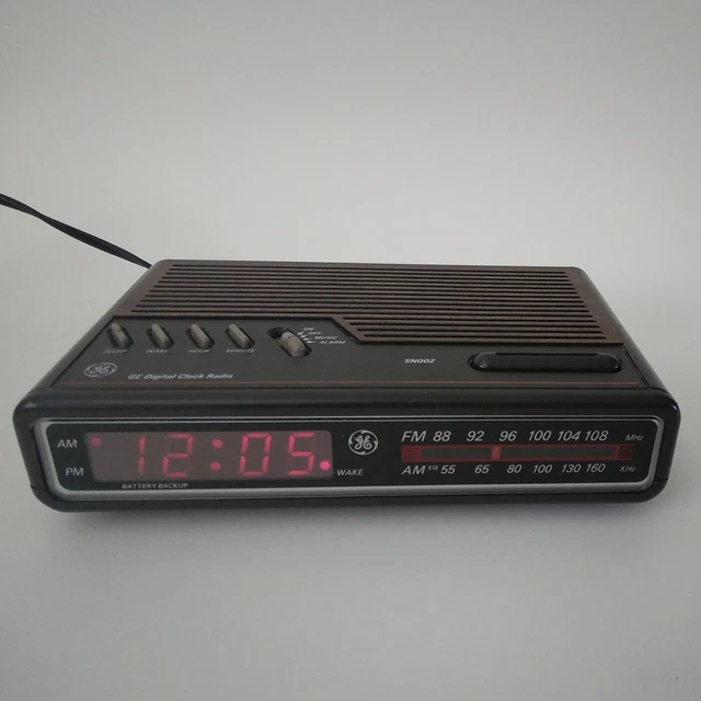 GE Alarm Clock Model: 7-4612B-AM/FM-Corded/Batt.Backup-Vintage 1993-Tested Works
