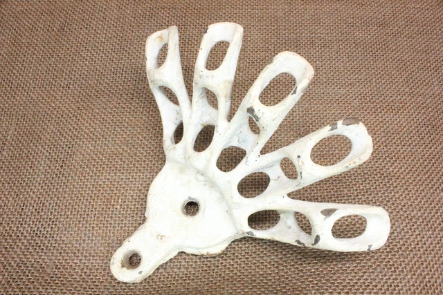 Old Flag Holder 1/2” Bracket Holds 5 Flags Wall Post Mount Rustic Paint Iron 3