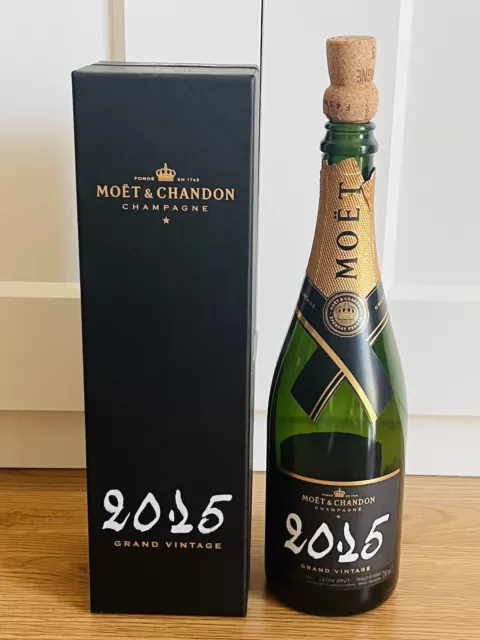 Moët Chandon Imperial Brut decorated with gold glitter - GH Clever –  GHClever