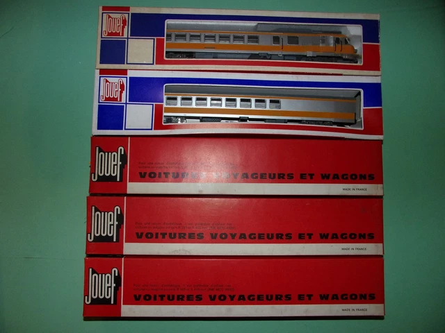 Motrice fonctionnelle RTG TURBOTRAIN référence 8611 HO 1/87 JOUEF - Modélisme