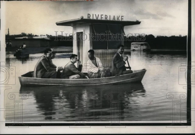 1957 Press Photo Trinity River Flood at Riverlake Country Club, Dallas, Texas