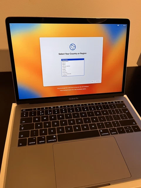 Macbook Pro 13" 2017 Intel i7 Dual-Core 2.5GHz / 500GB SSD / 16GB RAM