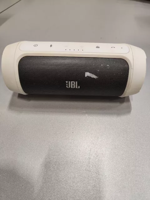 JBL Charge 2 Splashproof Portable Bluetooth Speaker White Not Working For Parts