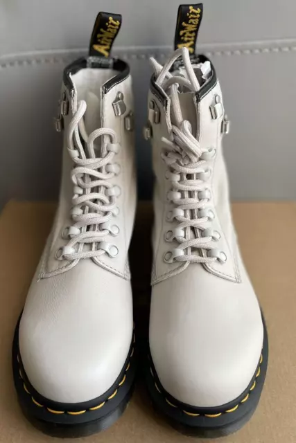 Misura cheap dr martens