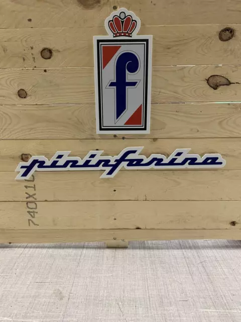 2 ENSEIGNES PININFARINA_logo 32 cm x 15.5 cm et 63 cm X 9.5 cm