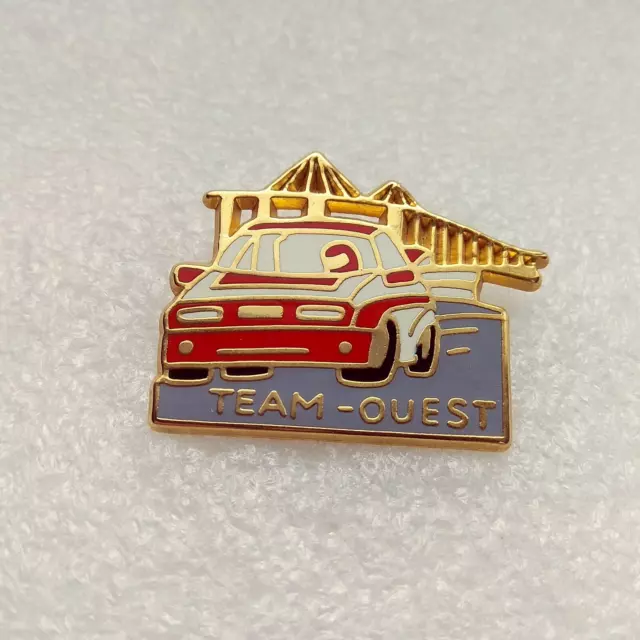 Pin's pins Lapel Car voiture Ford Cosworth RALLYE  TEAM OUEST PONT  Zamac