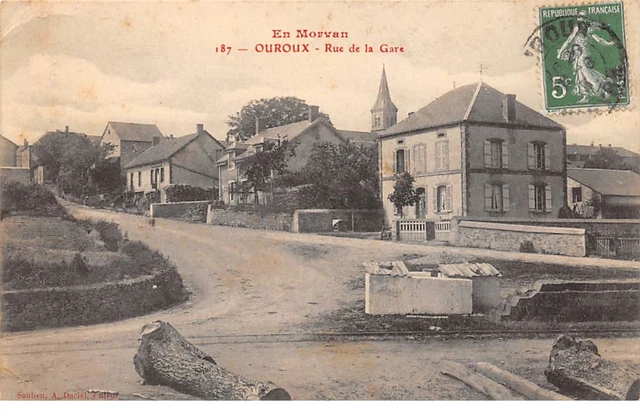 58  .n°  107484 . ouroux .rue de la gare .le clocher .