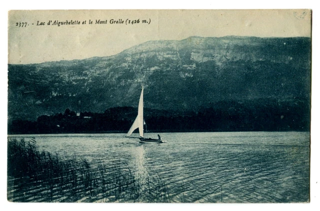 CPA 73 Savoie Lac d'Aiguebelette et le Mont Grelle bateau