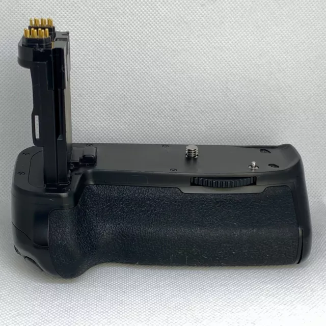 Non-original equiv. of Canon BG-E21 battery grip for Canon 6D Mark II