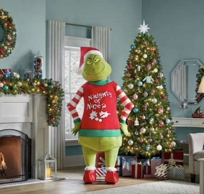 animatronic christmas figures
