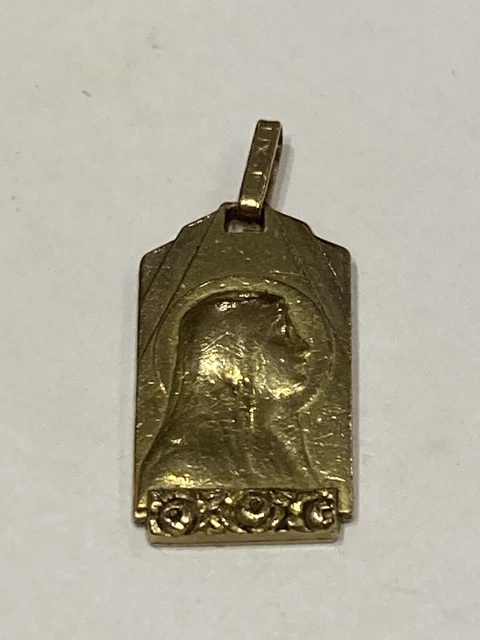 Pendentif médaille religieuse en or jaune 18 carats - - Occasion