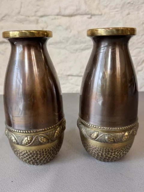Really Nice Pair Of Beldray Hammered Brass Vases With Wheat Banding 17cm Tall