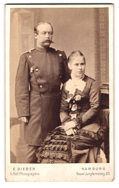 Fotografie E. Bieber, Hamburg, Neuer Jungfernstieg 20, Portrait Eisenbahner in
