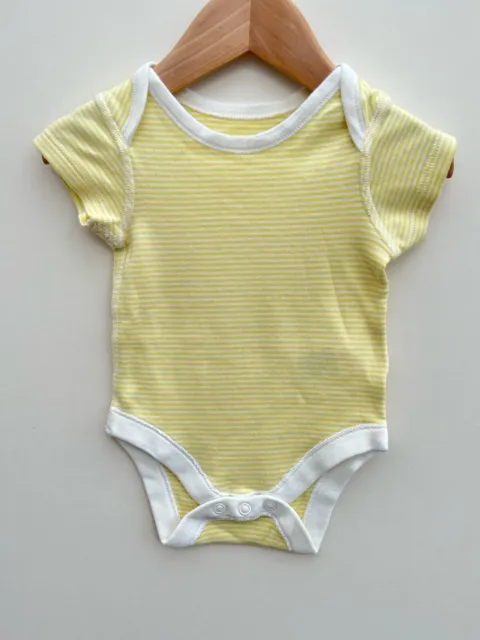 Pacchetto di abbigliamento per bambine età 0-3 mesi Hello Kitty M&S Gap 7