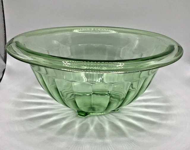 Vintage Hazel Atlas 7.5” Ribbed Uranium Vaseline Depression Glass, Green Bowl