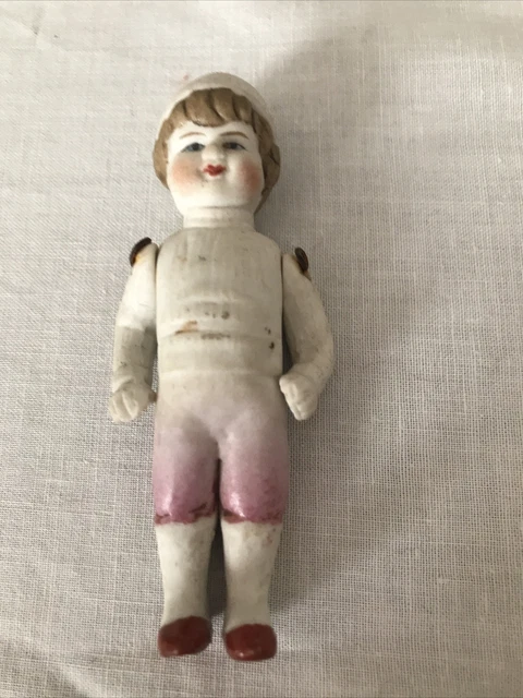 ANCIENNE PETITE POUPÉE en porcelaine pour la restauration des années