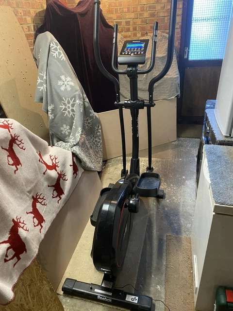 Reebok edge 2 on sale in 1 cross trainer