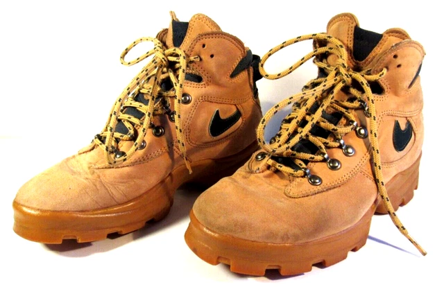 nike caldera hiking boots