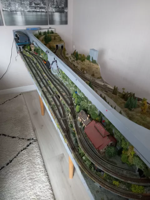 N Gauge Layout Model Railway Exibition Standard 8Ft X 2Ft Folds To 4Ft