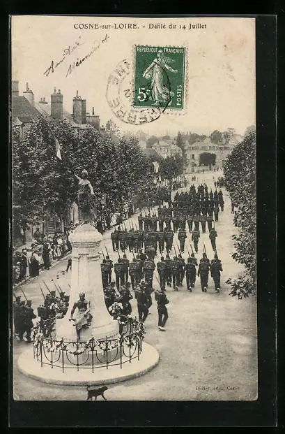 CPA Cosne-sur-Loire, Défilé du 14 Juillet 1909