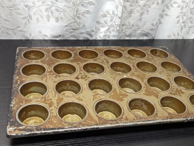 Chicago Metallic 524D Mini Muffin Pans 24 moulds (#D 2