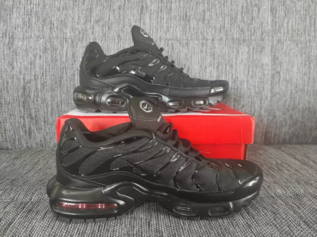 Bellissime Scarpe Nike Air Max Plus Tn Tuned 1 Nero Triple Black