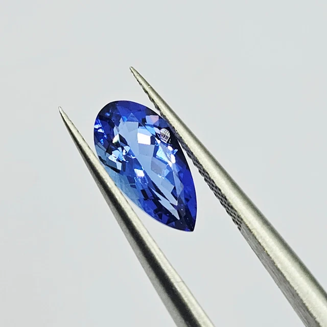 Tanzanite Naturelle 3,27 Carats Certifiée GIL - Cushion, Non Chauffée, Provenance Tanzanie, Qualité Exceptionnelle