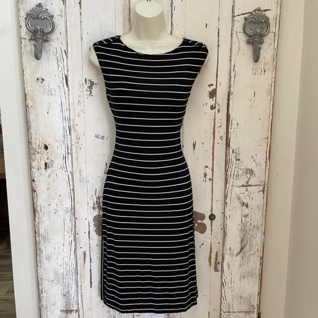 Calvin Klein Size 6 Woman's Black White Striped Knit Sleeveless Sheath Dress