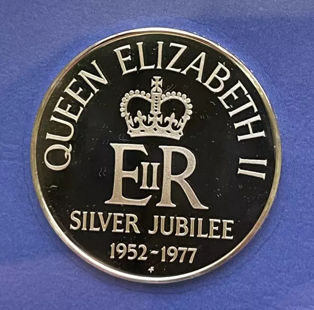 Queen Elizabeth Ii 1977 Royal Sterling Silver Jubilee Eyewitness Metal Coin Coa