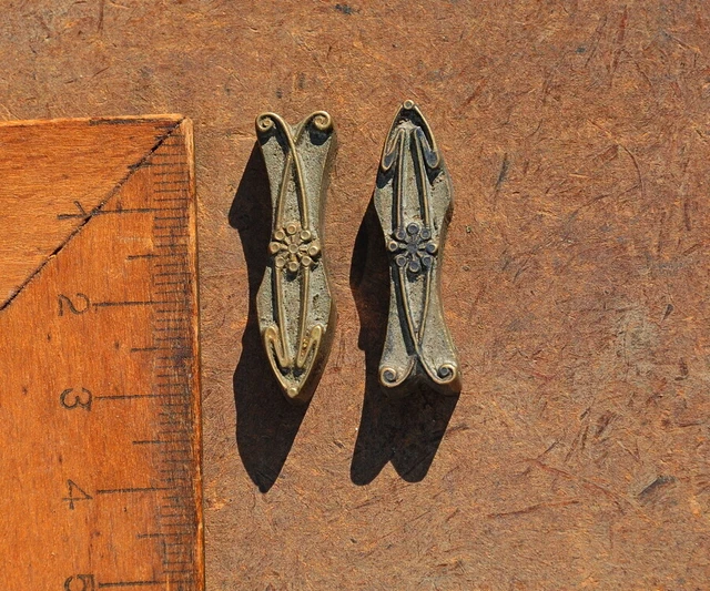 2x Messingornament Zierornament Messing Buchbinden Blindprägung Ornament Leder!~