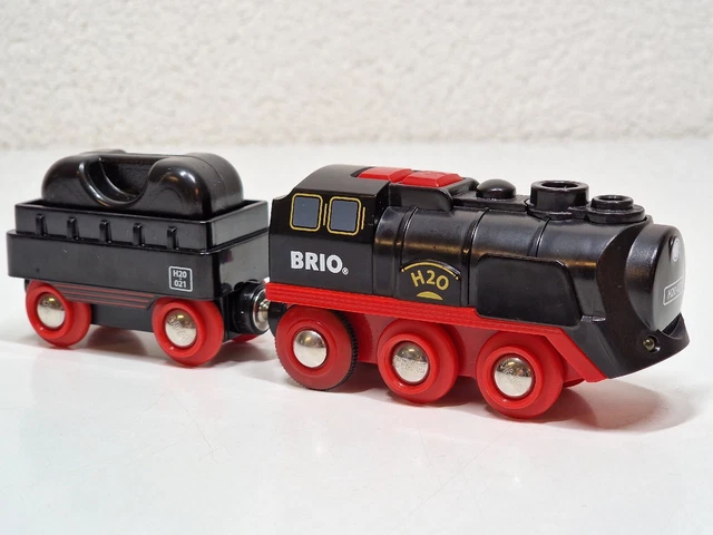 BRIO 33599 Akku-Lok Mit USB + 33402 Schienensortiment – Erweiterbares Holz-Eisenbahn-Set