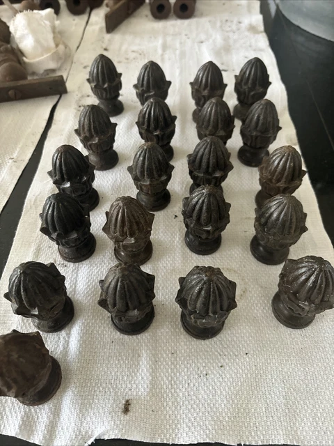 Boule De Rampe D'escalier – Pomme De Pin En Fonte – Peinte Noir – Déco – Réf 1