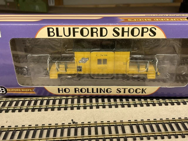 HO Scale Bluford Shops CNW C&NW  short body yard Caboose Chicago North Western