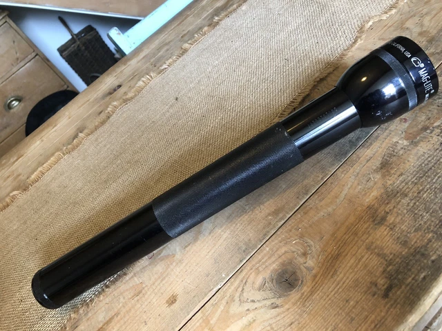 Large 4D Cell Maglite Torch, Black Aluminium/Metal Torch New Batts 14 1/2 Inch.